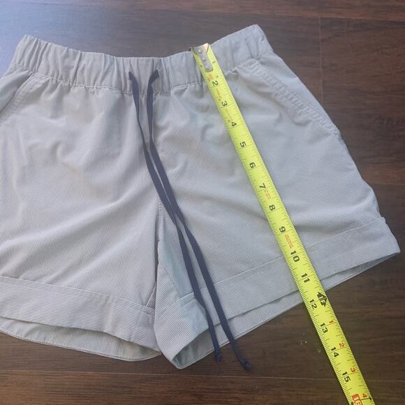 Athleta light gray striped shorts size XXS - Picture 8 of 9